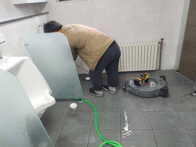 평택 소변기막힘 작업사례 8